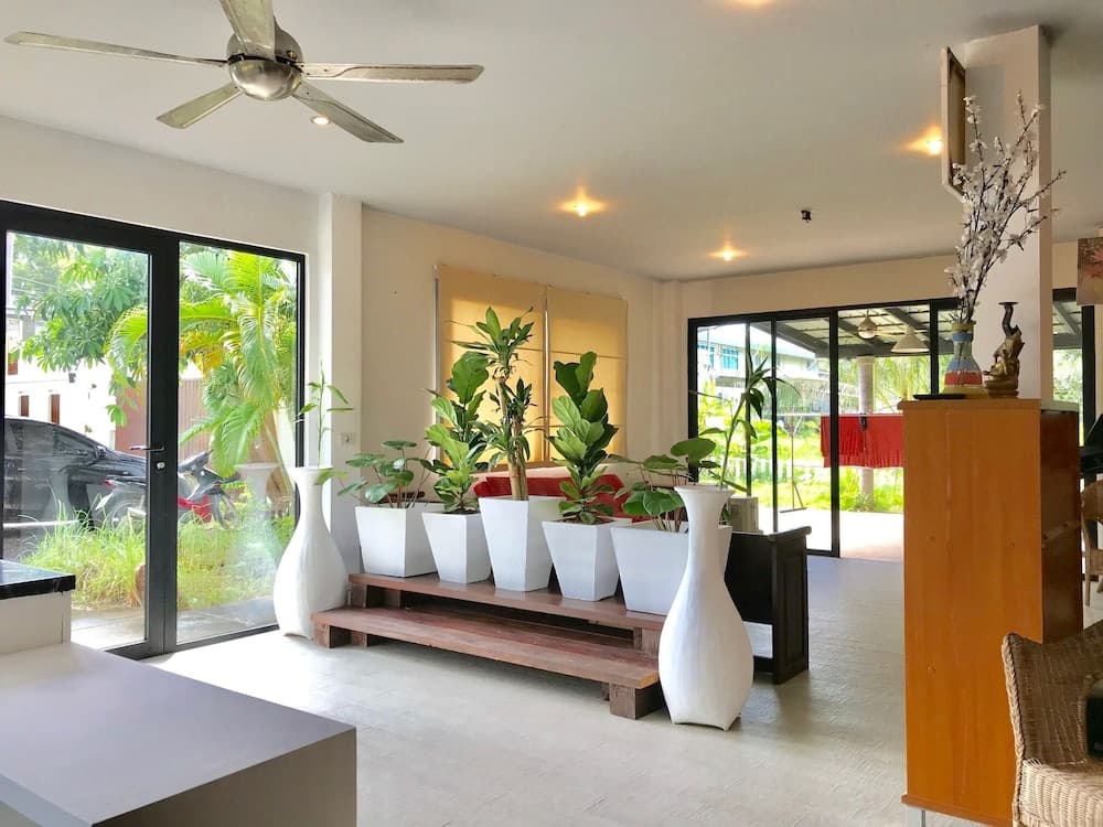 Hiranyika Cafe and Bed