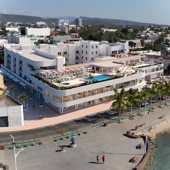 Perla La Paz, Tapestry Collection by Hilton