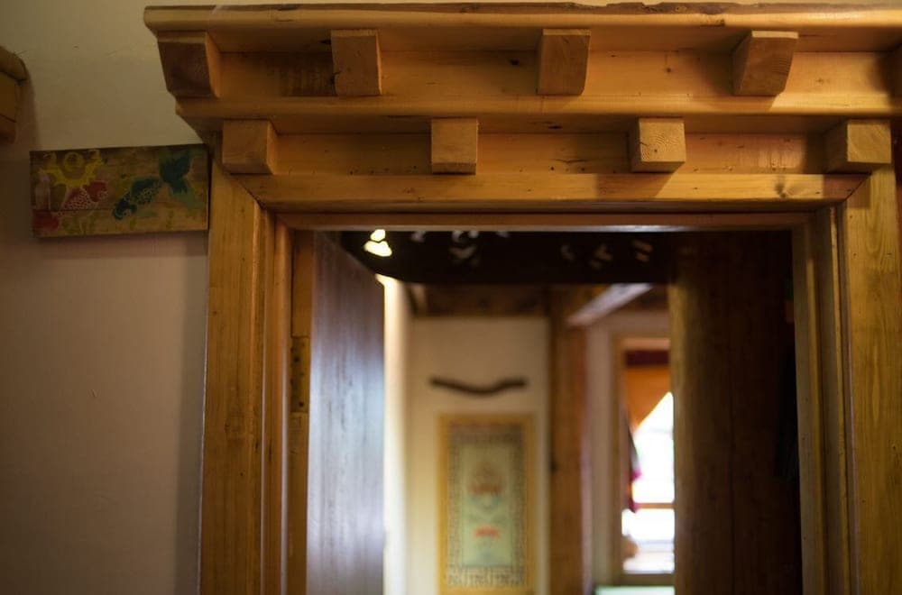 Tibetan-style Courtyard Hotel