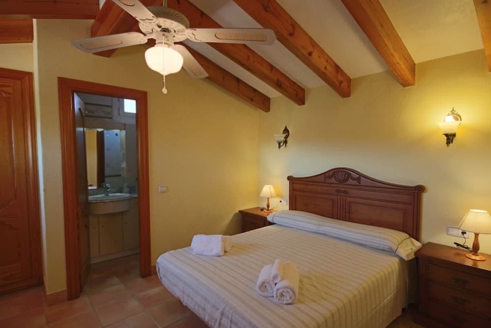 Luxury Villa Surrounded by Vineyards - 7bd Great for Big Groups W/private Pool