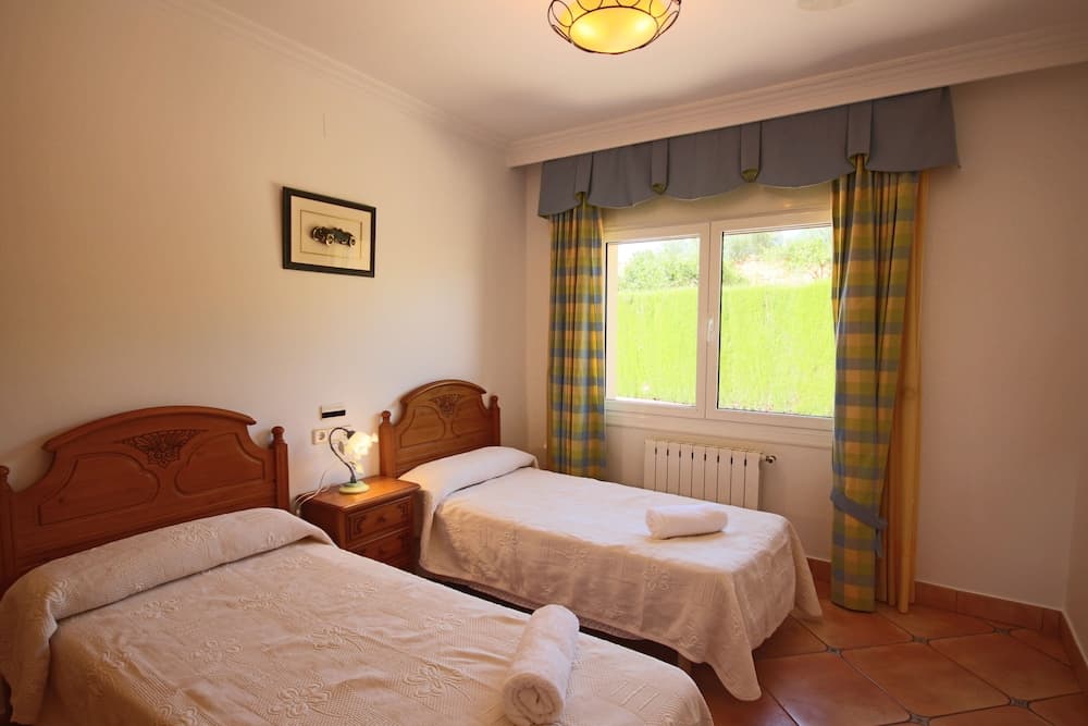 Luxury Villa Surrounded by Vineyards - 7bd Great for Big Groups W/private Pool