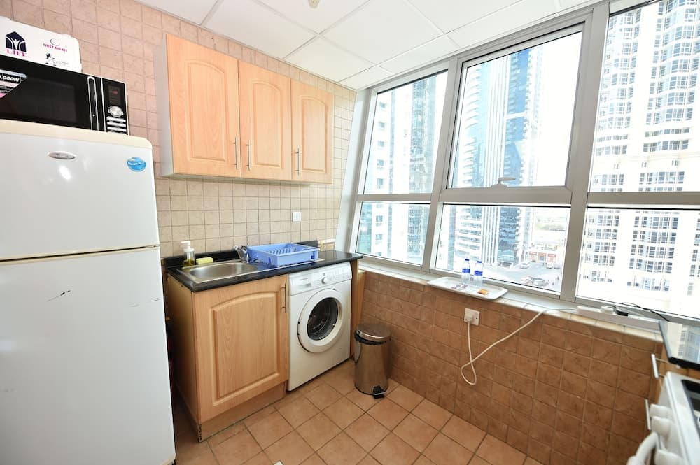 One Bedroom Apt. in JLT near Metro Station -AWD