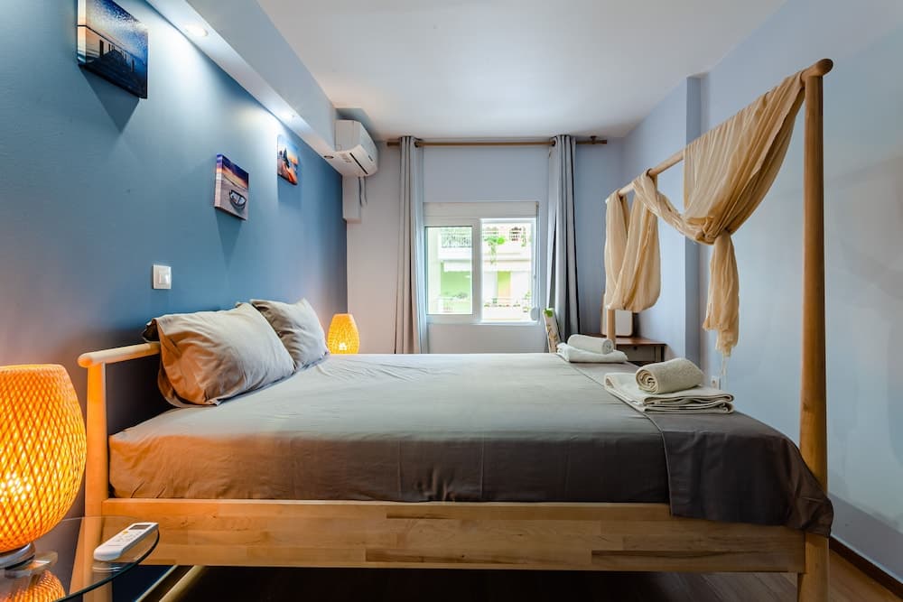 City-Sea Fusion, Elegant Gem Minutes from the Beach