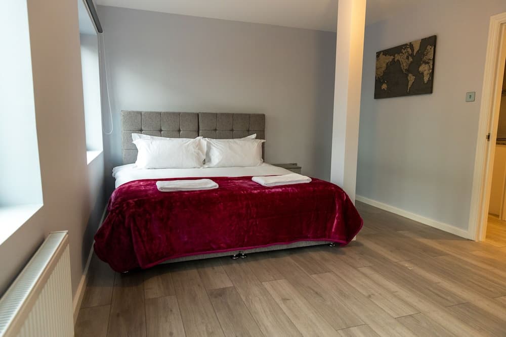 London Heathrow Bath Road Flats