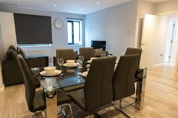 London Heathrow Bath Road Flats