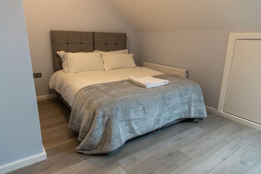 London Heathrow Bath Road Flats