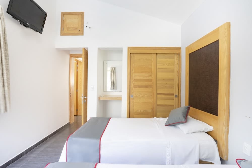 Collection O Luna Aqua Villas,Tala,Rio Escondido