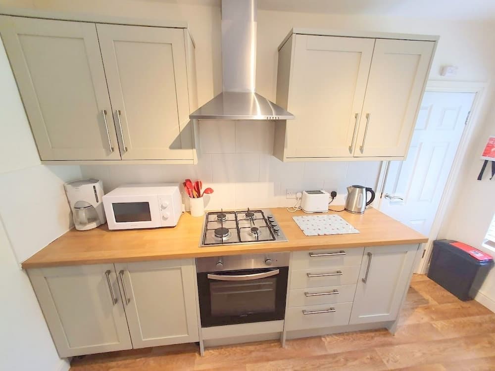 2-bed Flat With Superfast Wi-fi DW Lettings 29br