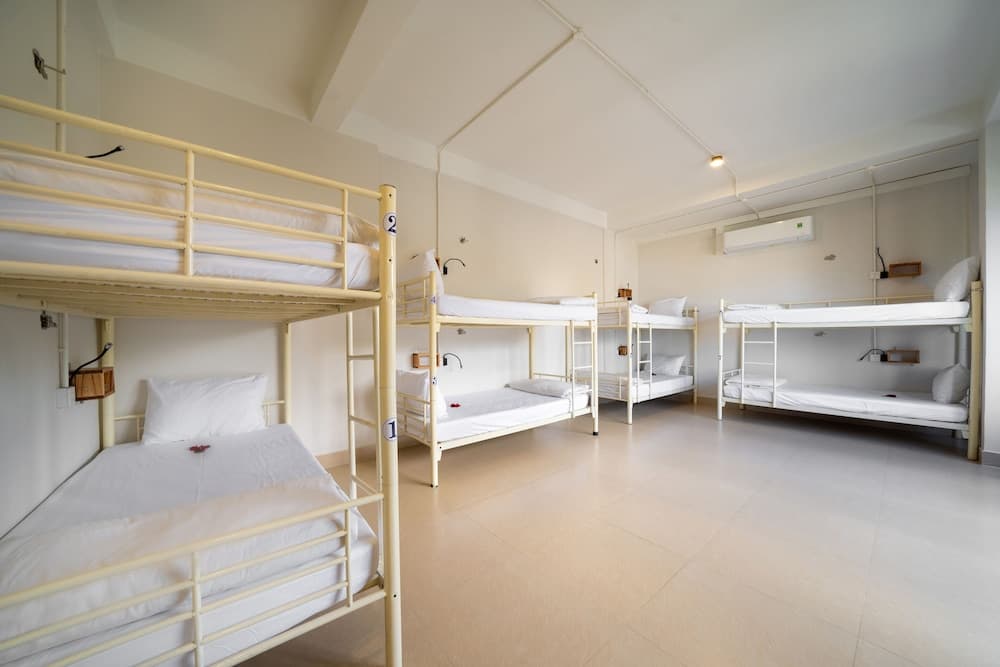 Bed Station Hostel & Pool  Bar Hoi An