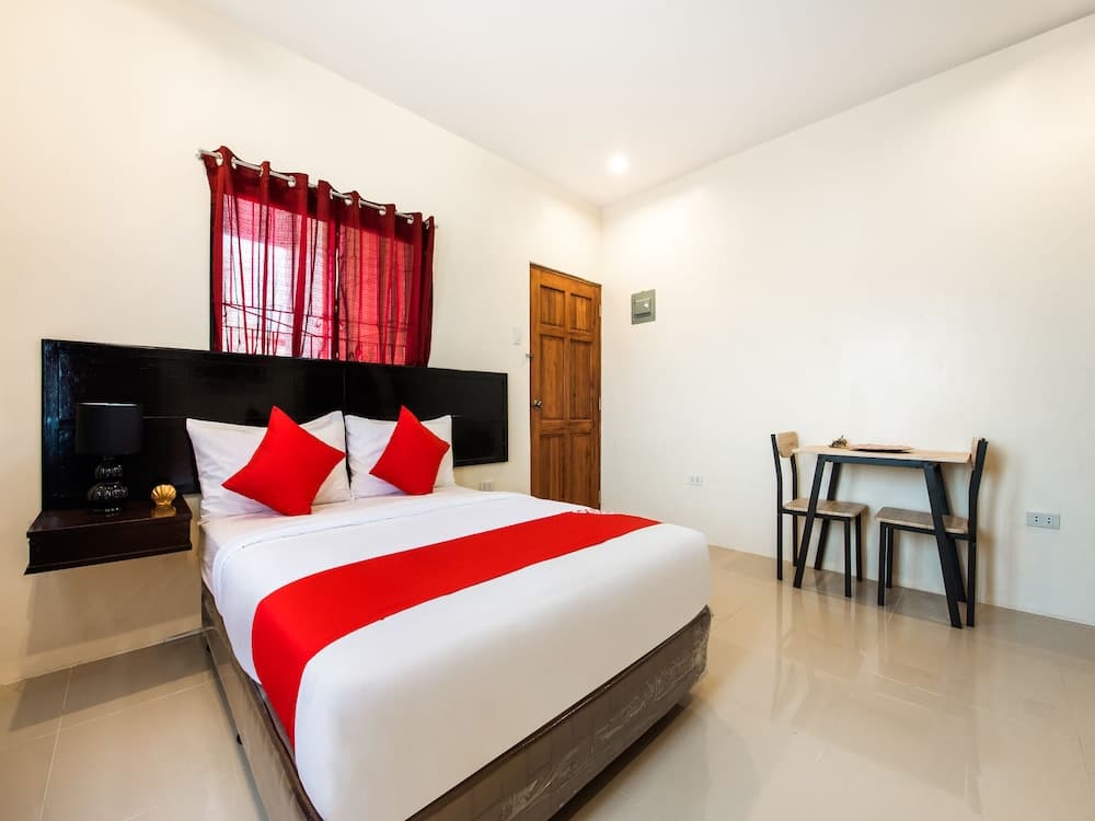 OYO 490 V-cat Apartelle