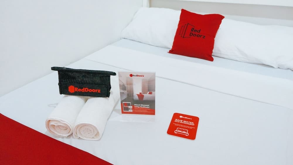 RedDoorz Plus near Talisay Town Center