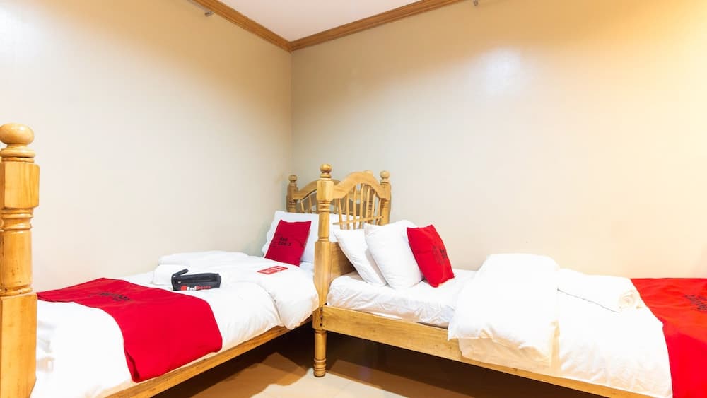 RedDoorz near SM San Lazaro Manila