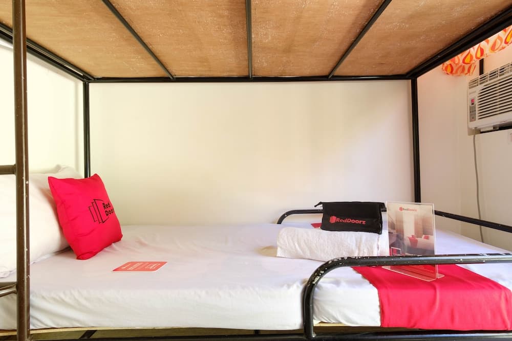 RedDoorz @ Governors Drive Coron