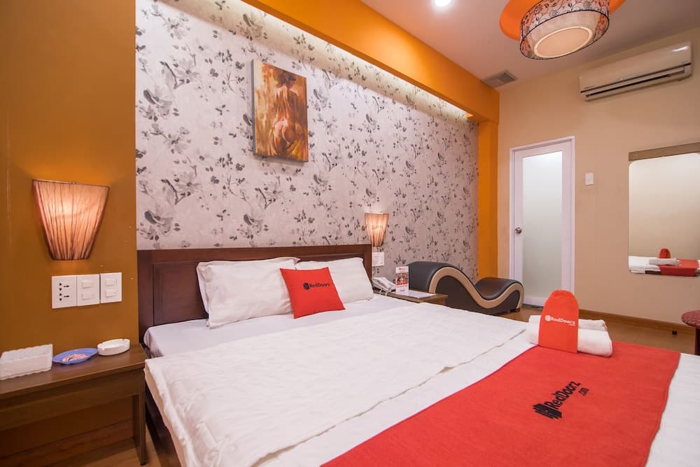 RedDoorz @ Duong Ba Trac Street