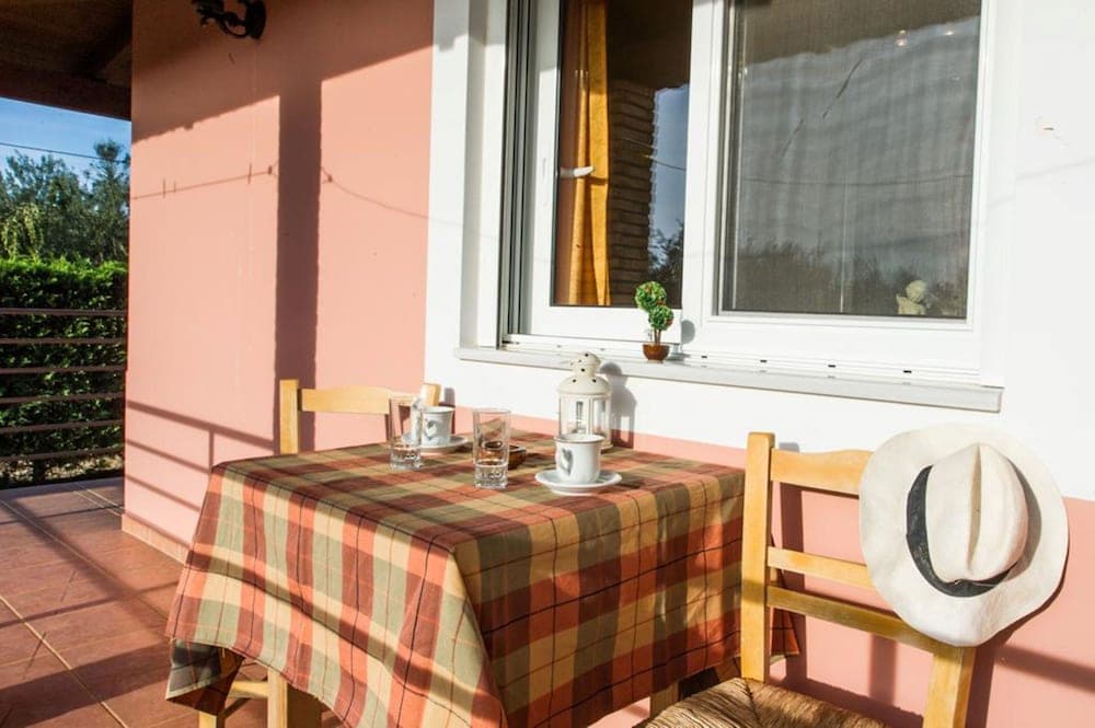 Cozy Flat In An Olive Grove Near a Sandy Beach