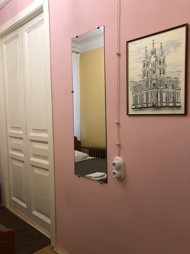 Old Flat Guest House on 1st Sovetskaya - Hostel