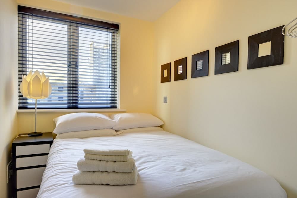 Location Spacious Apartment With Parking