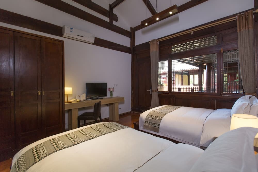 Junboxuan Riverside Courtyard