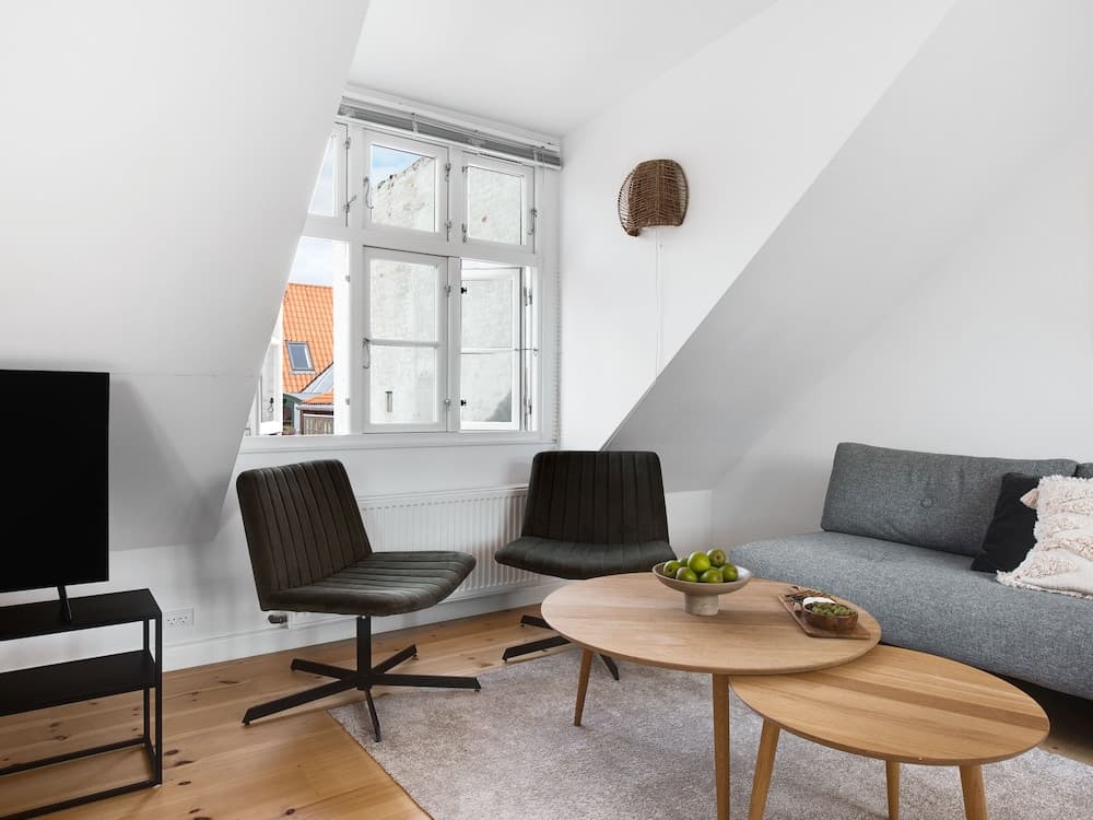 Sanders Saint - Nice 1-bdr Apt by the Canals