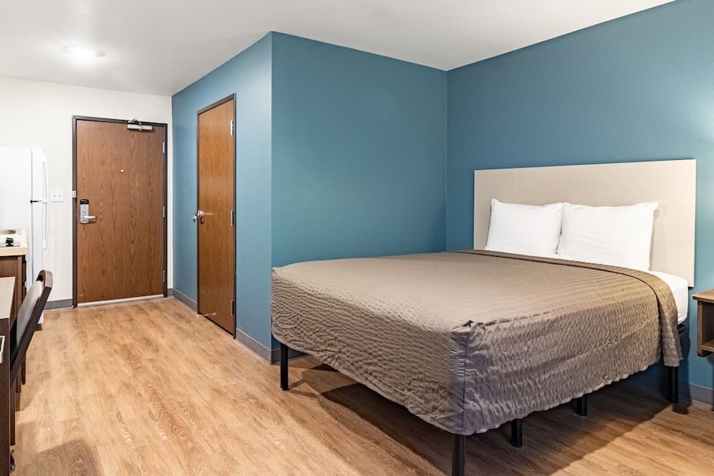 WoodSpring Suites Toledo Maumee
