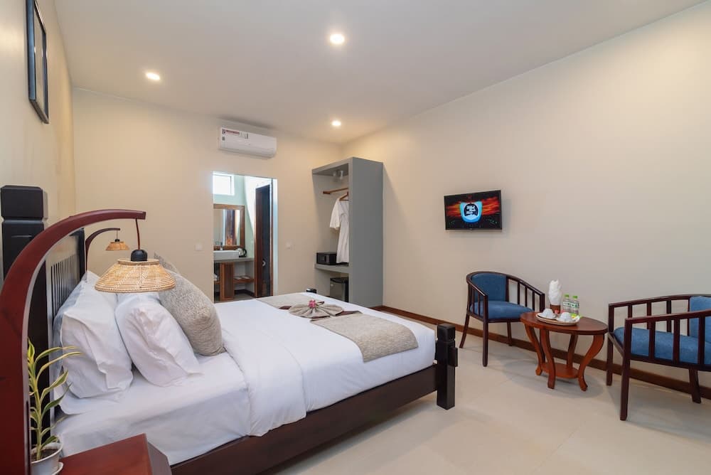 Family Wooden Boutique