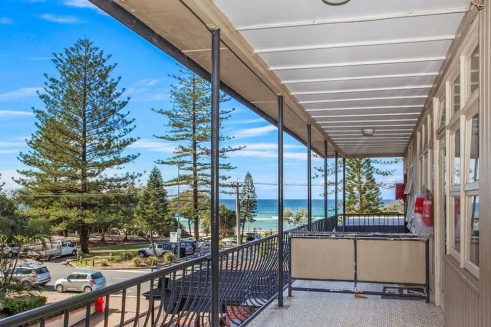 1 Bdr Funky Beach Pad Steps To The Beach W Parking