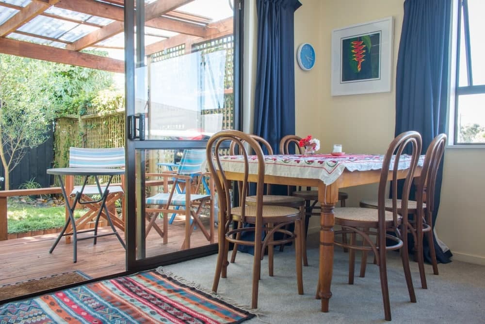 Travellers Retreat 1 Bedroom in Central Auckland