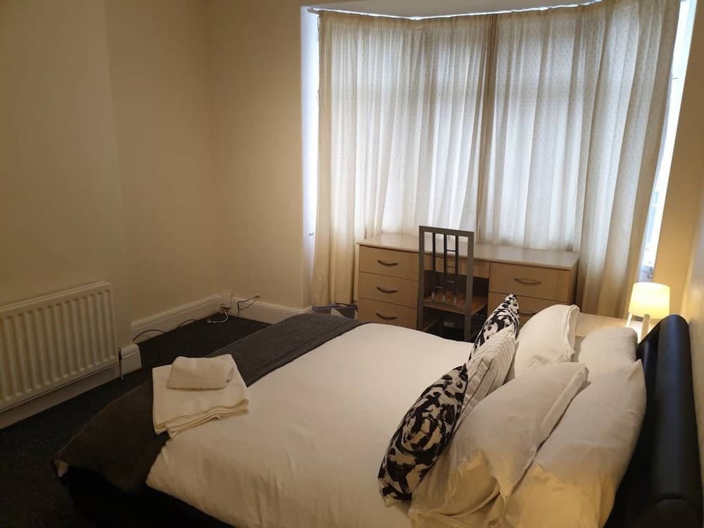 South Shield's Emerald 2 Bed Apartment