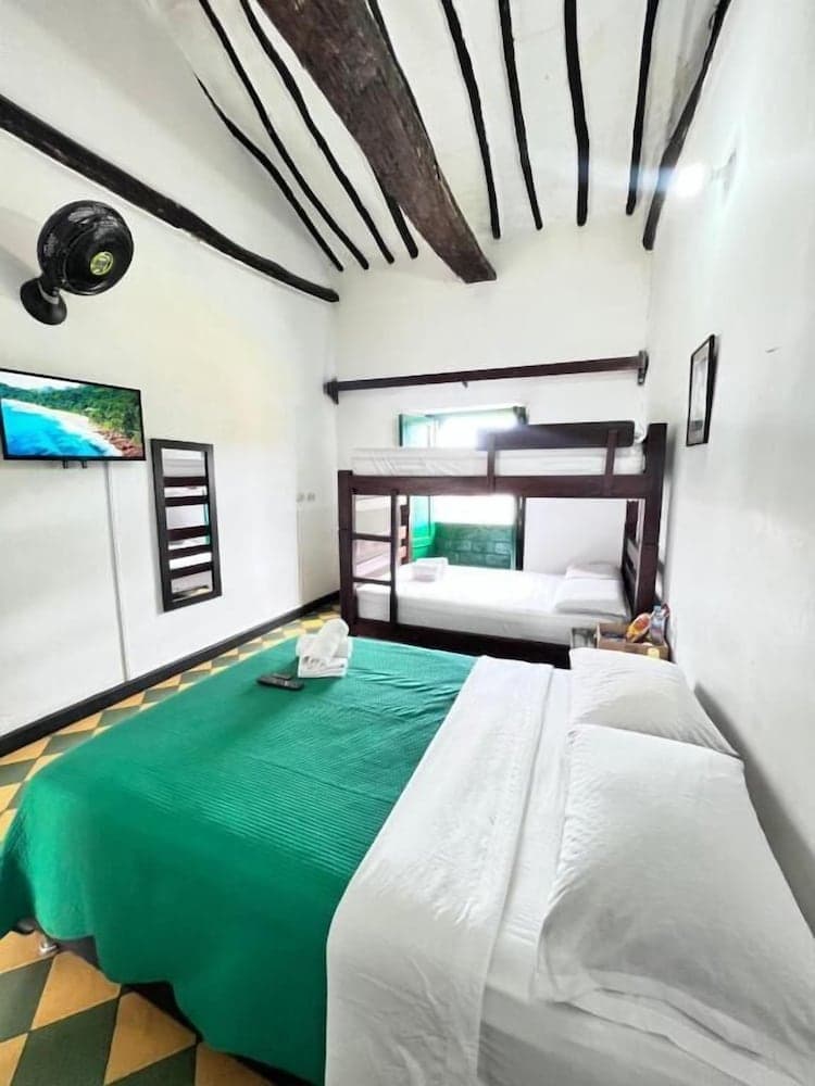 Green Door Hostal San Gil - Hostel