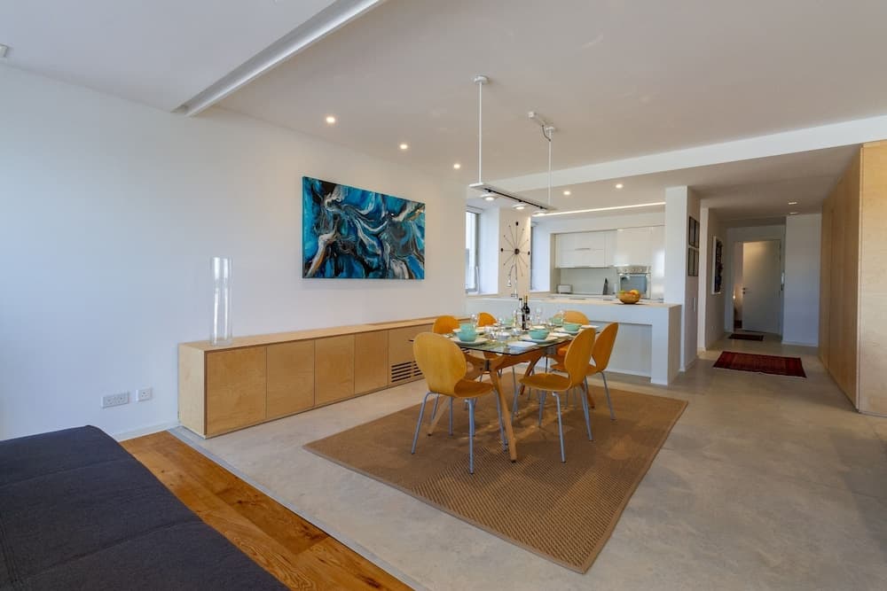 Modern-luxury in Tigne Point w Pool, Best Location