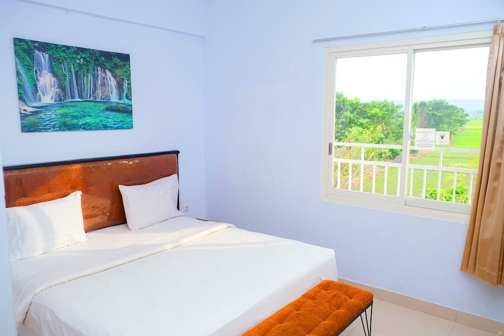 De La Charis Hotel by Waringin Hospitality