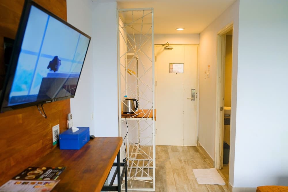 De La Charis Hotel by Waringin Hospitality