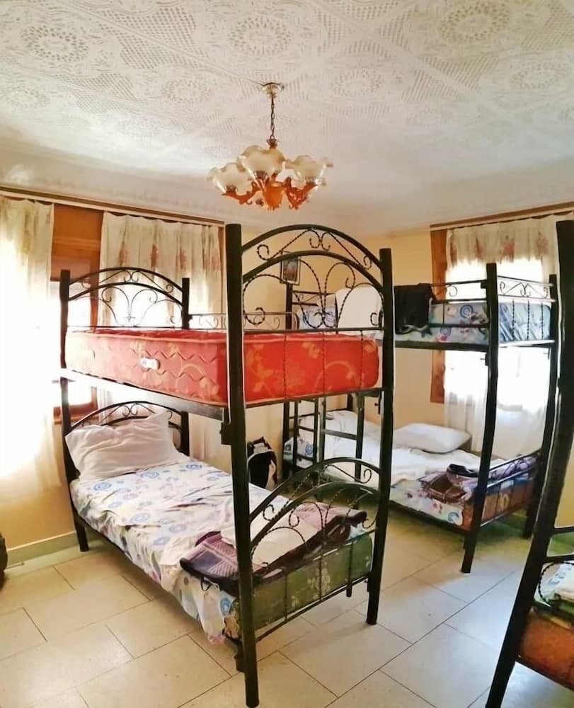 Nomad Surf House - Hostel