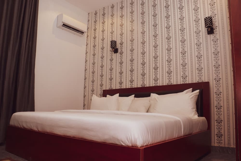 King Daken Diplomatic Suites