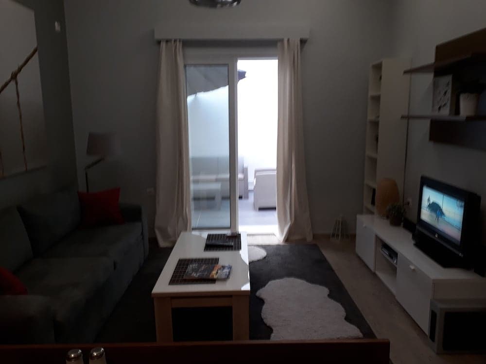 Beautiful Modern Aprt with 1BR in DT Athens