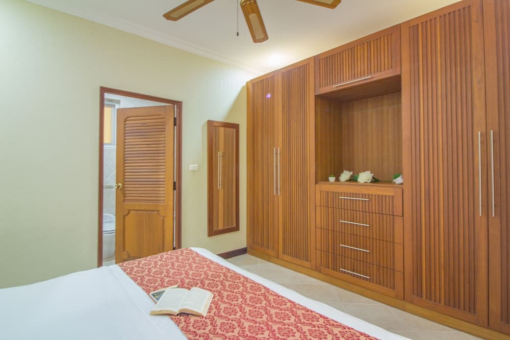 2 Bed Majestic Villa Near Beach