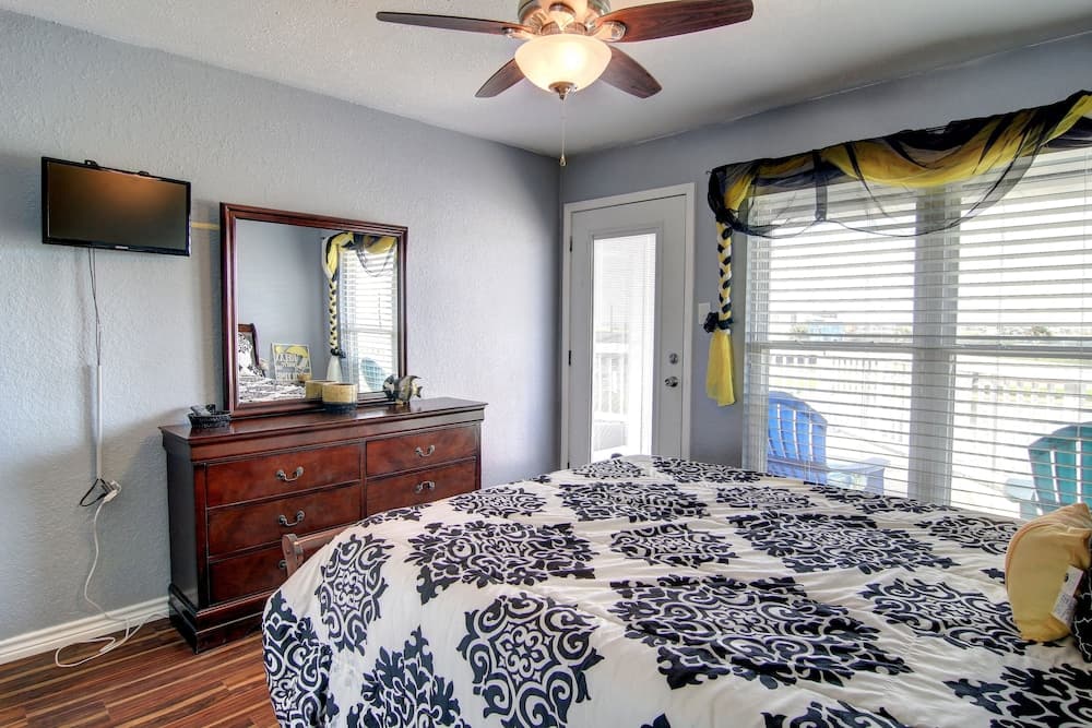 Third Floor Seabatical Condo in Mustang Island by Redawning