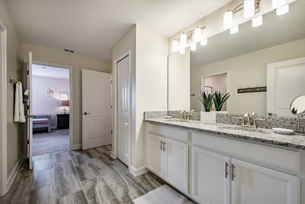 Champions Gate 8 Bedroom Villa by Redawning