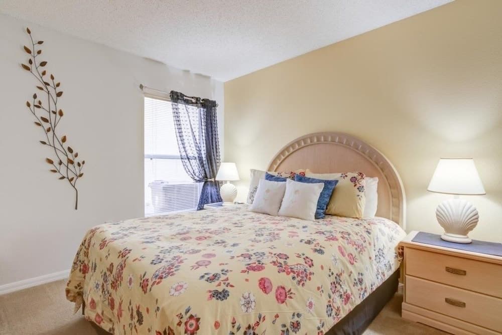 Private Pool In Gated Resort! 4 Bedroom Home by RedAwning