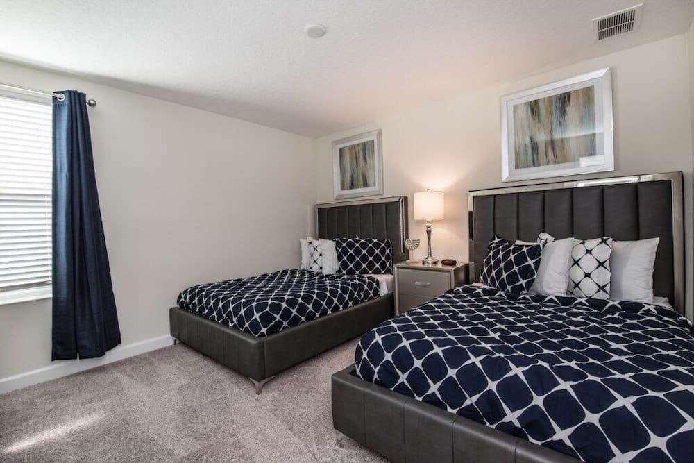 8942tw 8 Bedroom Villa by RedAwning