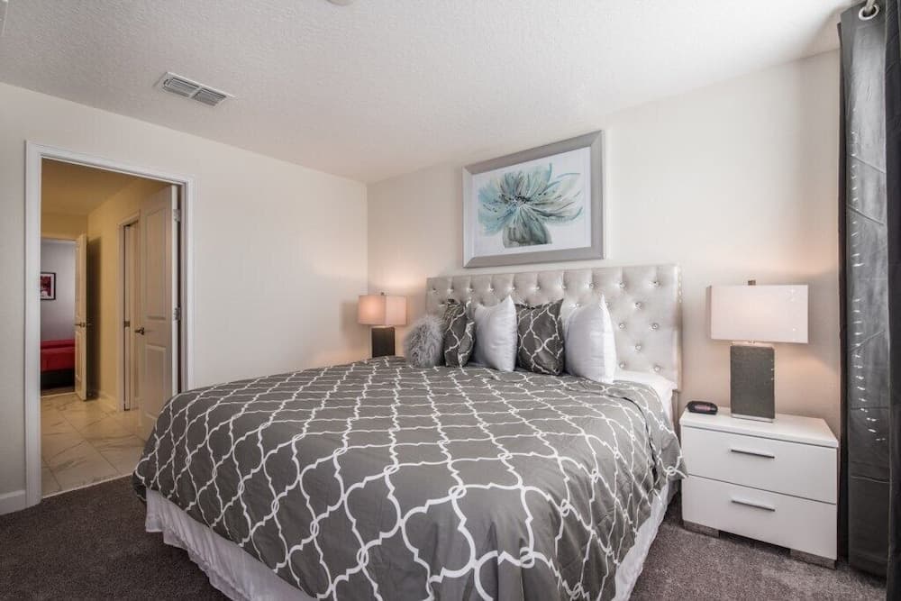 8942tw 8 Bedroom Villa by RedAwning