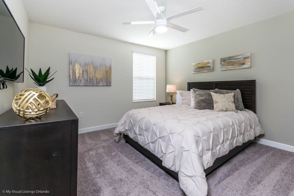 8946tw 8 Bedroom Villa by RedAwning