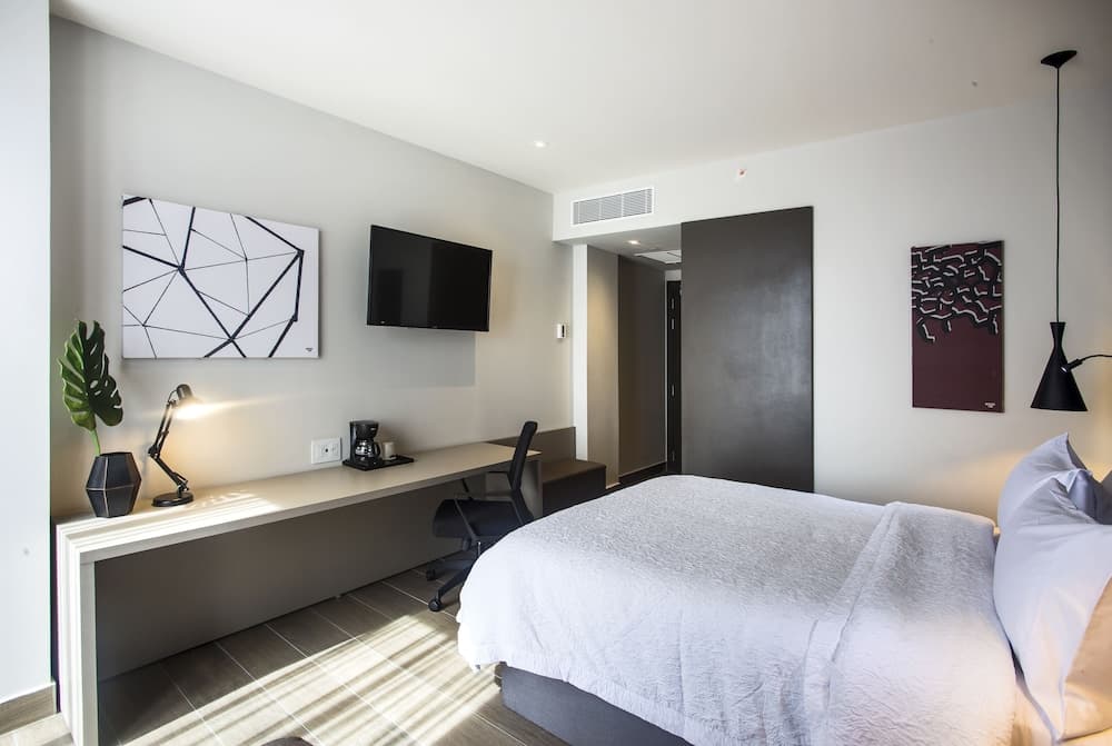 Hampton by Hilton David