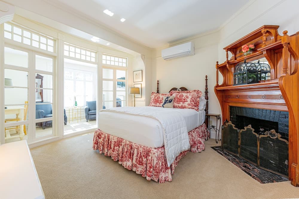 Bass Cottage & Ullikana