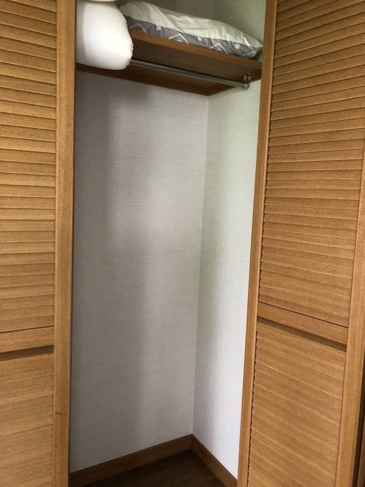 Happy Closet & Wasamon Hostel