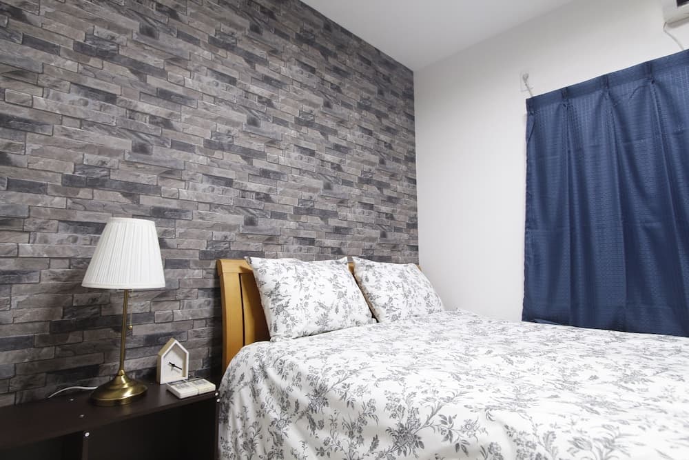 Ko's Apartment, Tatsumi West Station