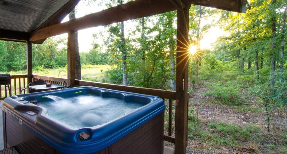 Sunsettin Cabin With Fireplace, Free Wifi, and Parking Onsite by Redawning