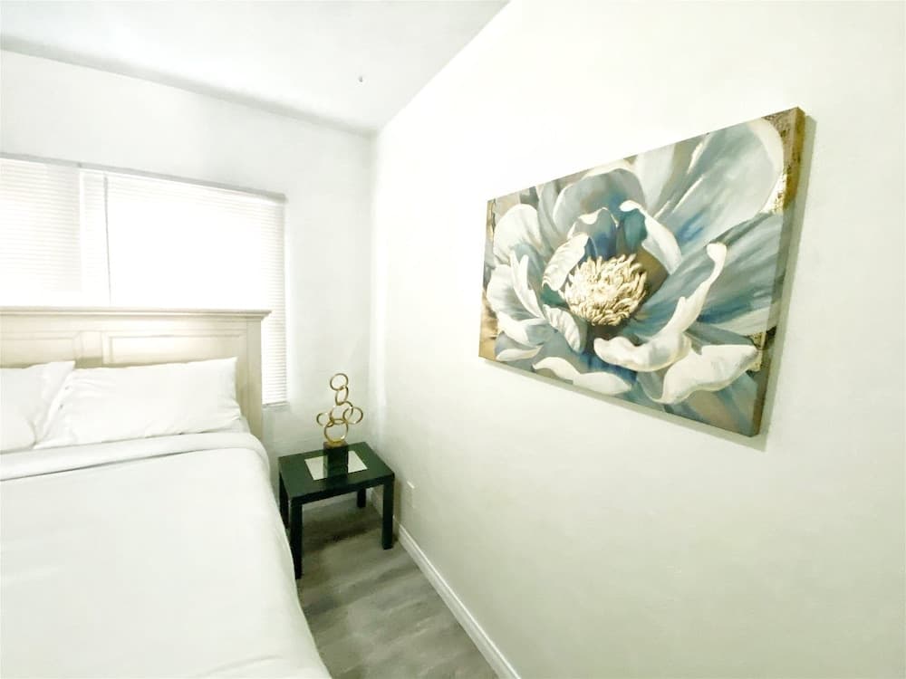 Orange Tree Cottages Downtown