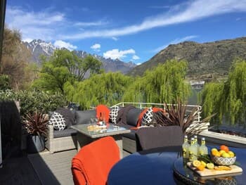 Lake Edge Family Cottage Panoramic View