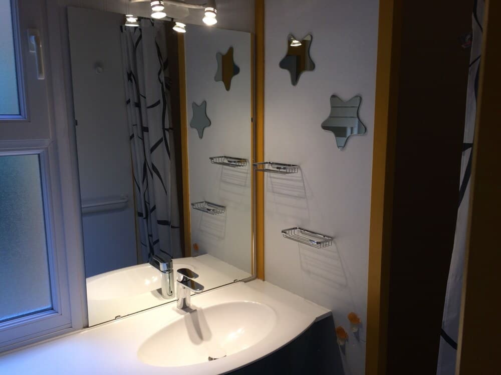 Chalet Orange Naturiste la Jenny